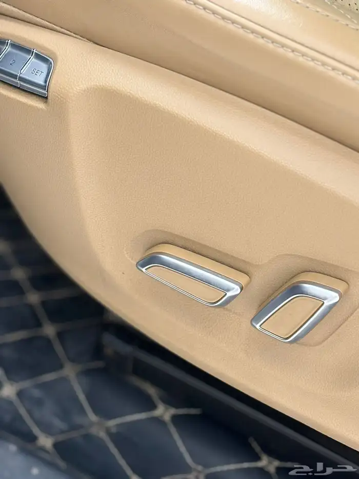 ام جي RX8 - 2020 - ثلاث صفوف - دفع رباعي 20