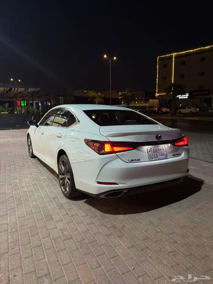 لكزس es350 f sport 2021 5