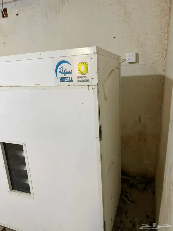 فقاسه اوتماتيك شبه جديده استخدام 3مرات لاتشكو من شي 1400بيض 4