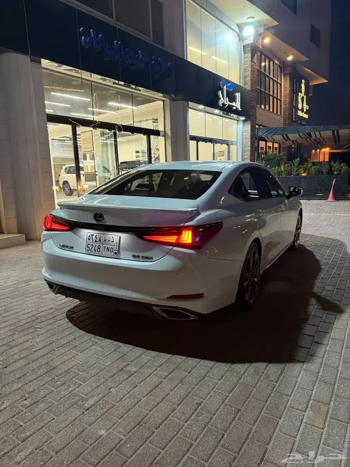 لكزس es350 f sport 2021 6