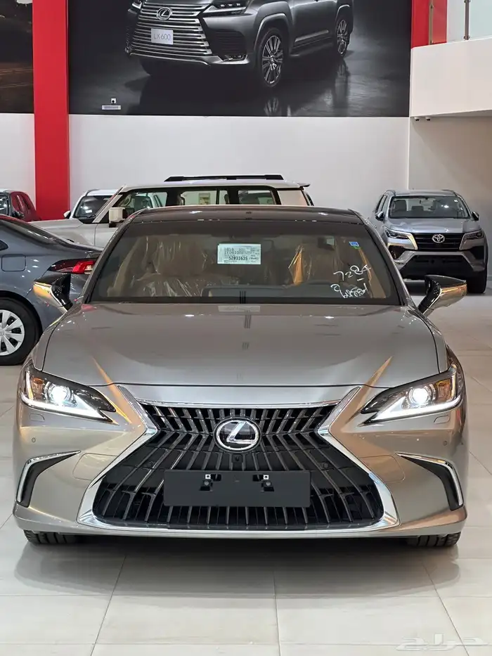 لكزس Es350 cc موديل 2025 لوحه لم تمشي بعد 5