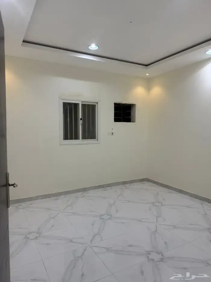 شقه للايجار بحي النزهه شروره 0