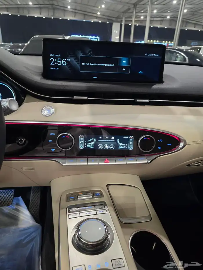 جينيسس GV70 وكاله 2024 ابيض 11