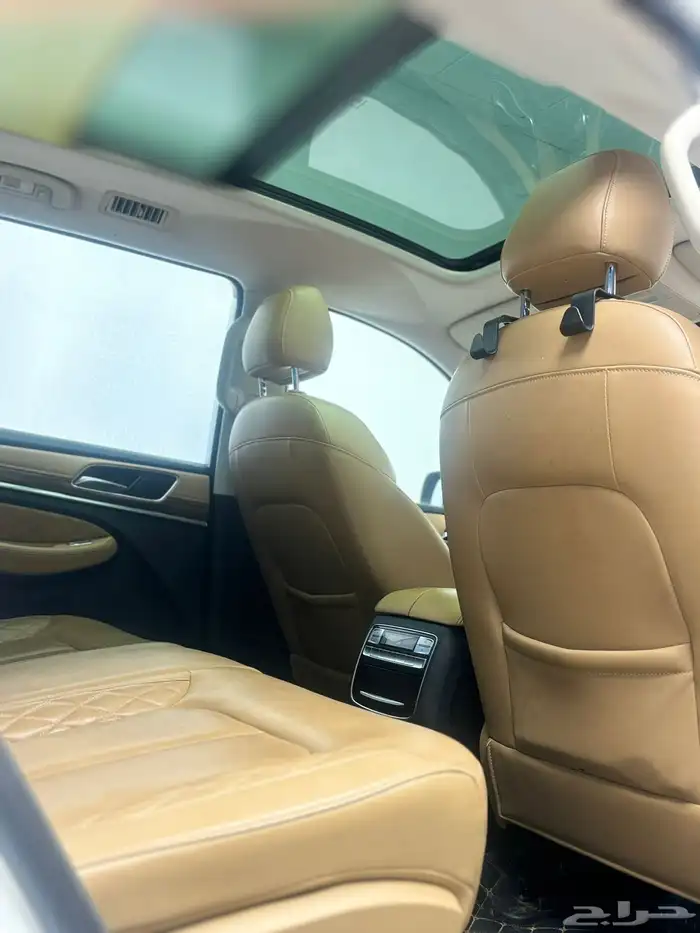 ام جي RX8 - 2020 - ثلاث صفوف - دفع رباعي 18