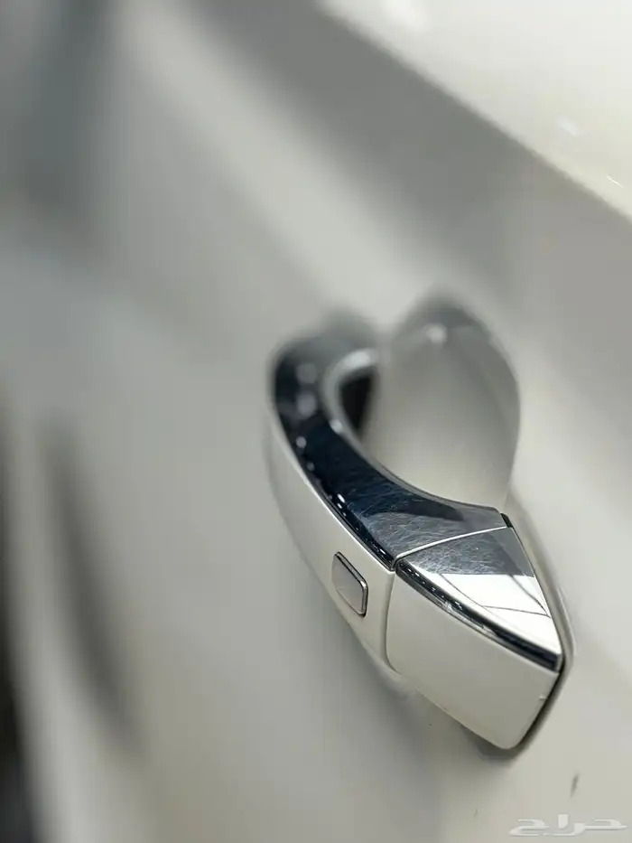 ام جي RX8 - 2020 - ثلاث صفوف - دفع رباعي 11