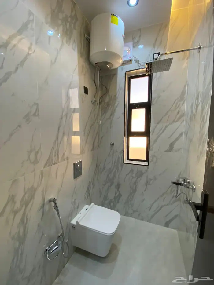 فيلا روف علوي للبيع حي الصفا السعر 680 8