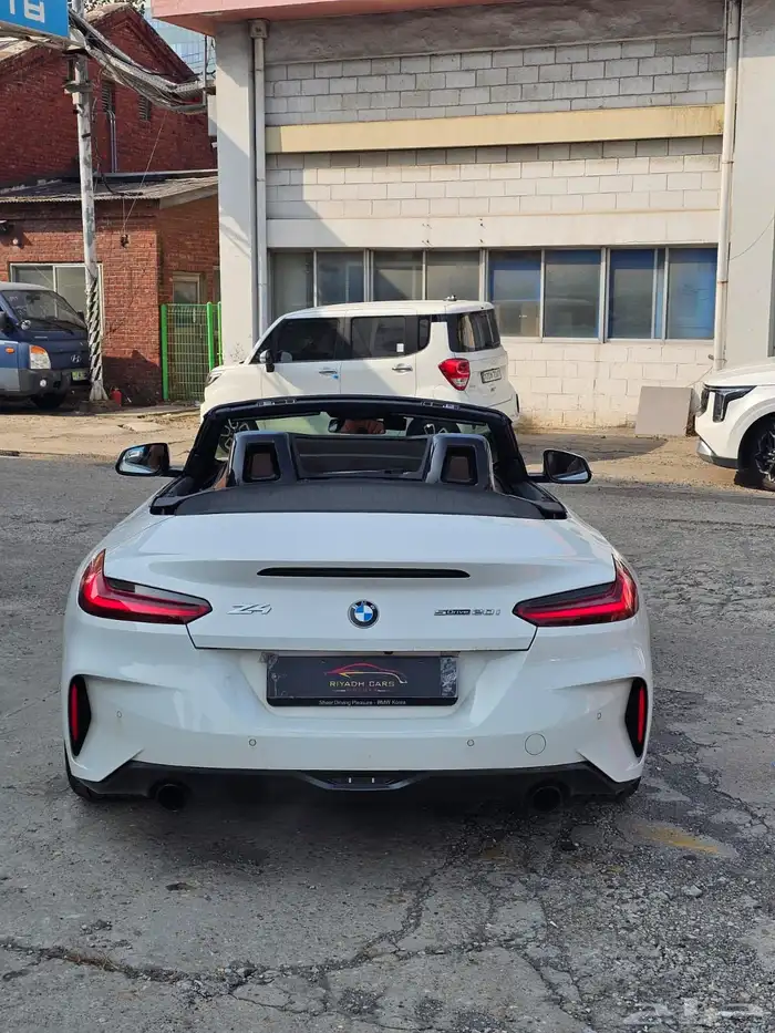 بي ام دابليو 2023 كشف Z4 4