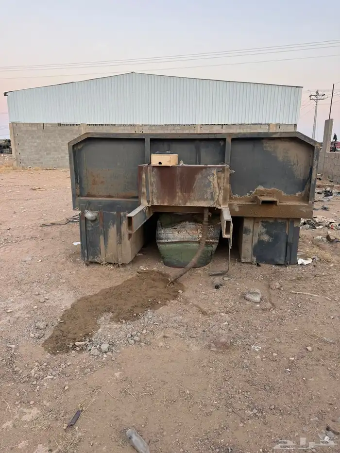 صندوق سطحه سكس الطول 9 متر والعرض 2 متر و67 سانتي 2