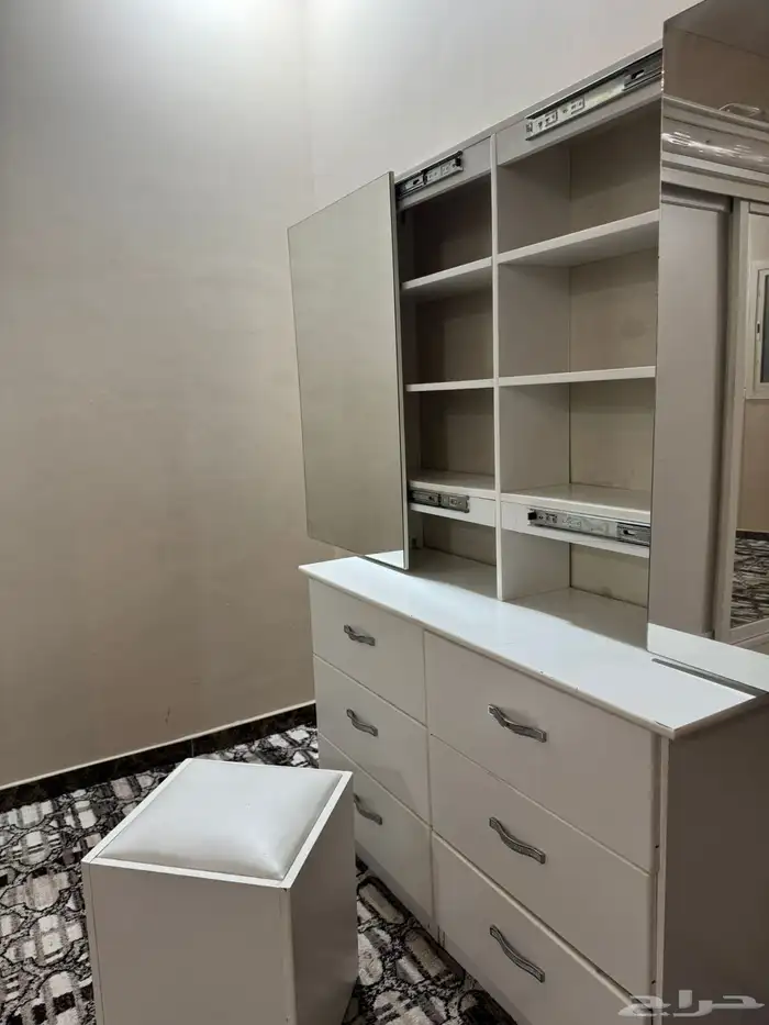 دولاب وتسريحه 1