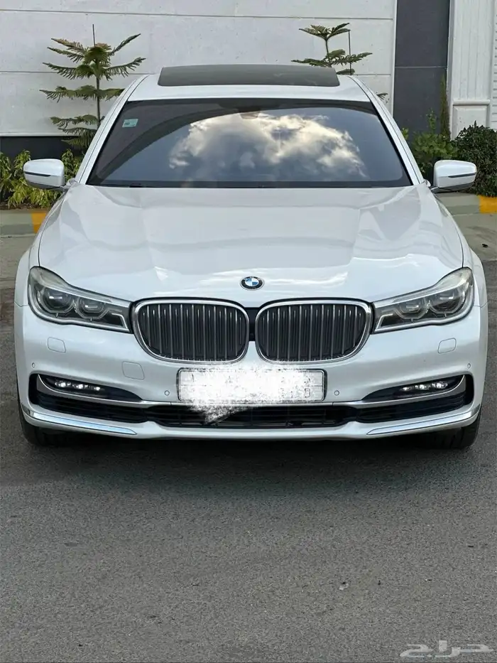 للبيع بس ام دبليو 2016 الفئة السابعة 11