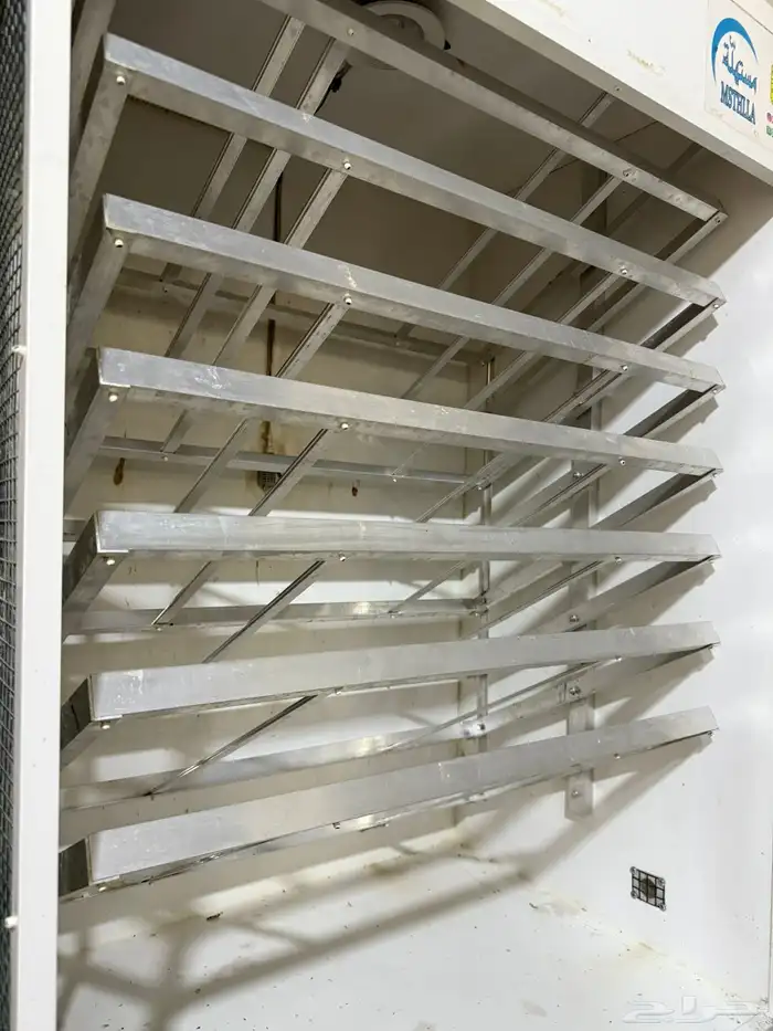 فقاسه اوتماتيك شبه جديده استخدام 3مرات لاتشكو من شي 1400بيض 3