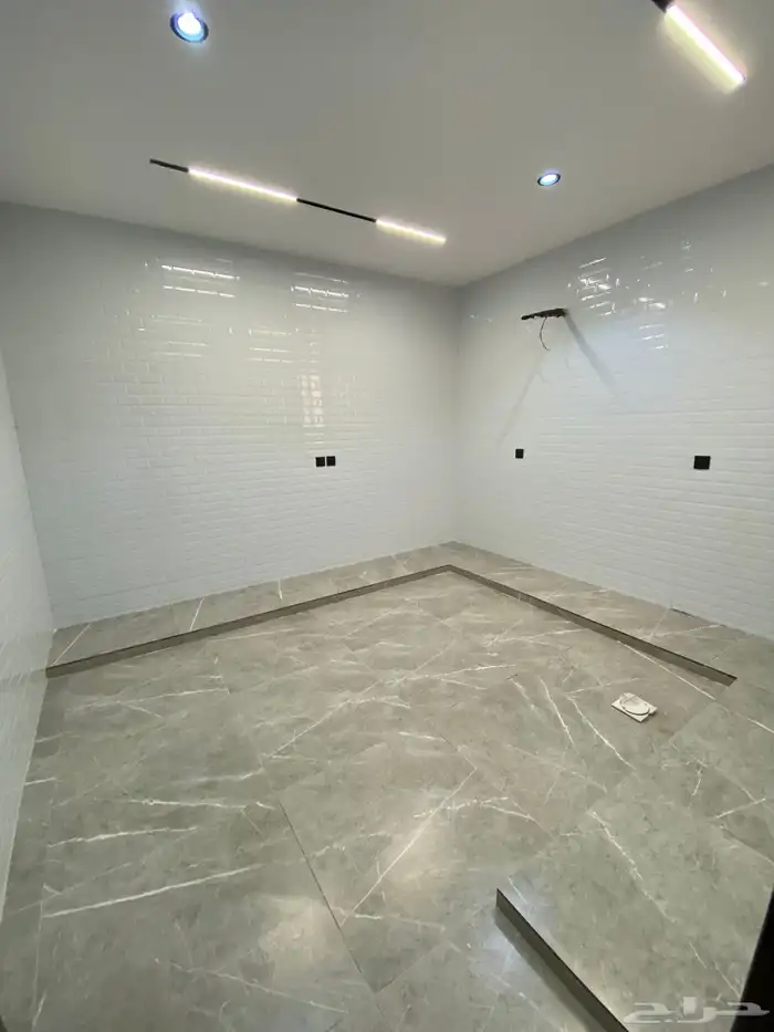 فيلا روف علوي للبيع حي الصفا السعر 680 5