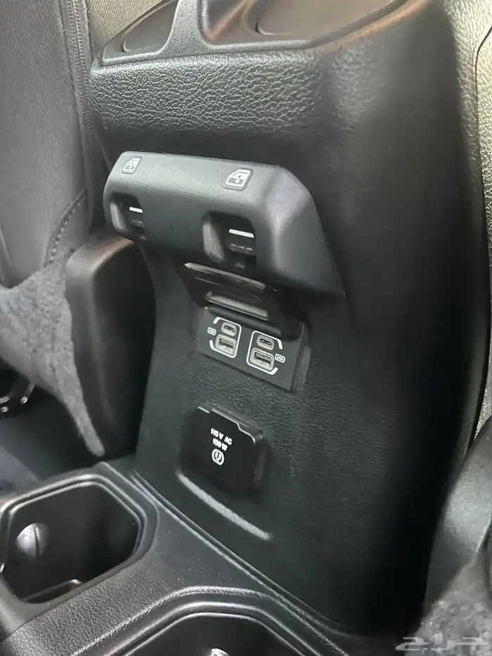 جيب رانجلر صحارى 2022 17