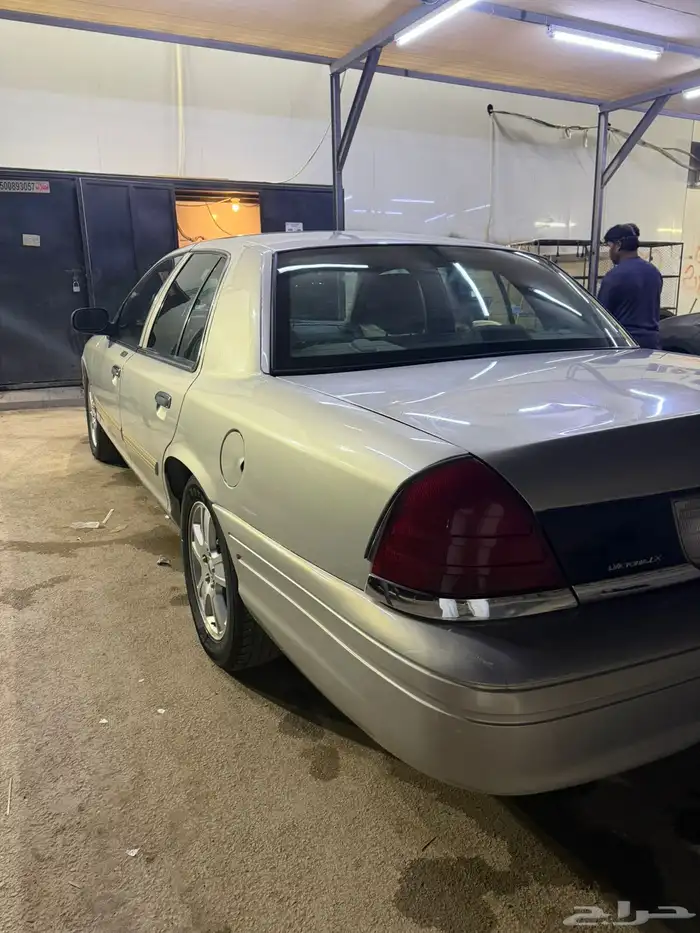 فورد فكتوريا 20011 1