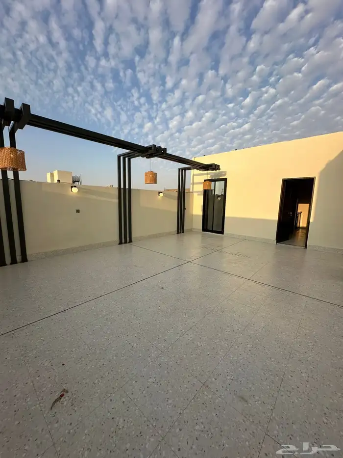 فيلا روف علوي للبيع حي الاخضر السعر 680 2