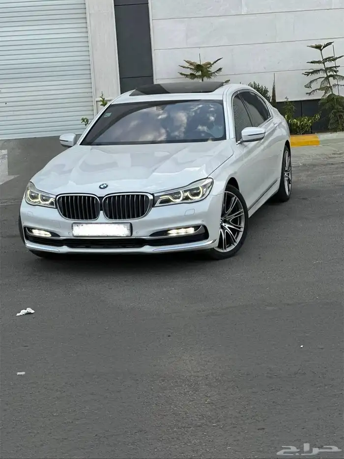 للبيع بس ام دبليو 2016 الفئة السابعة 1