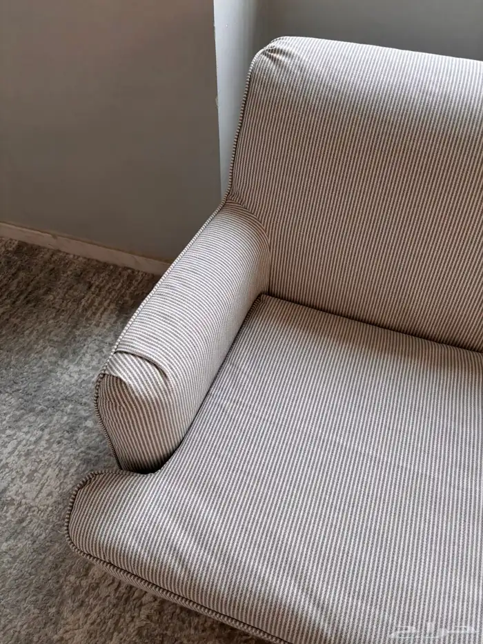أريكه استخدام نظيف من ايكيا 3