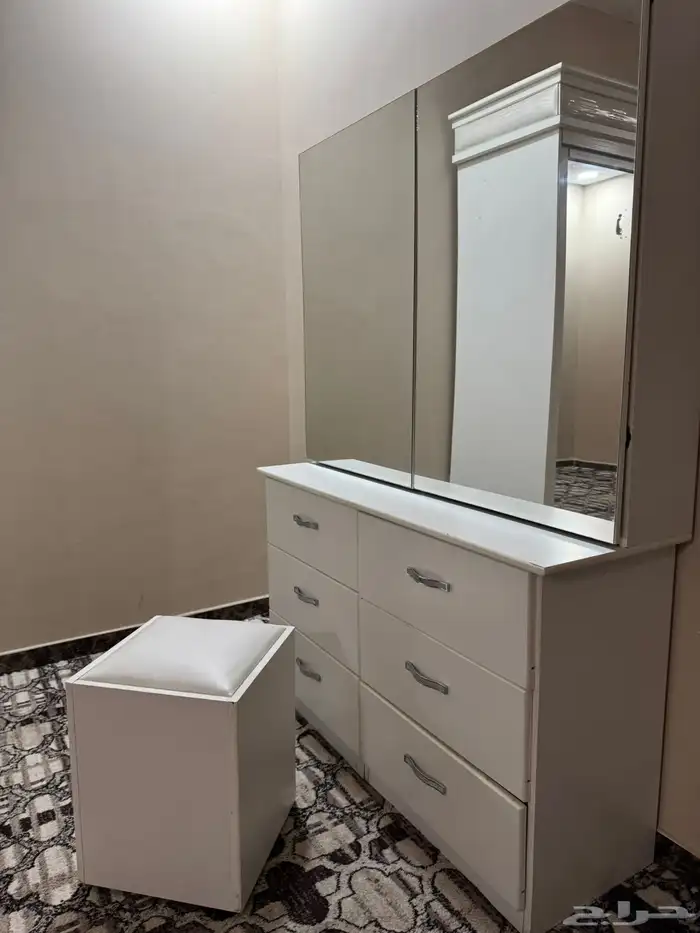 دولاب وتسريحه 0