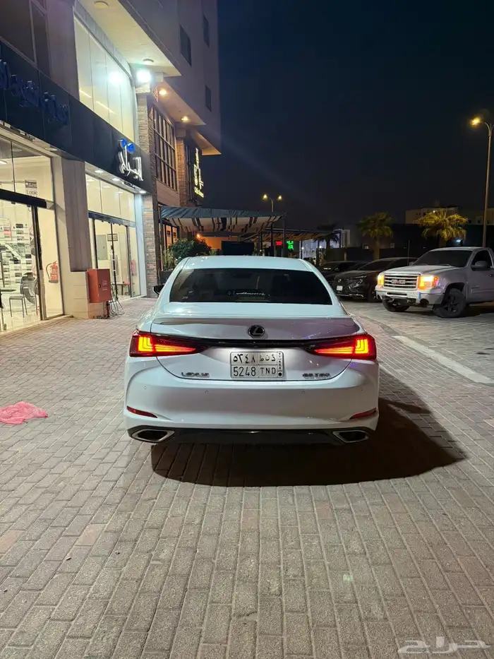 لكزس es350 f sport 2021 4