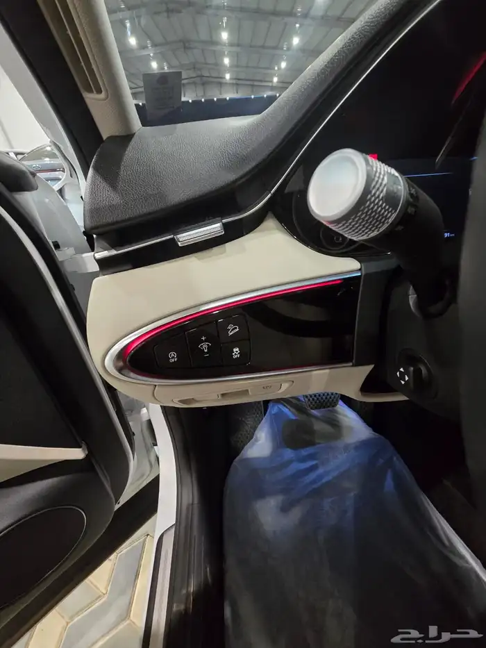 جينيسس GV70 وكاله 2024 ابيض 9