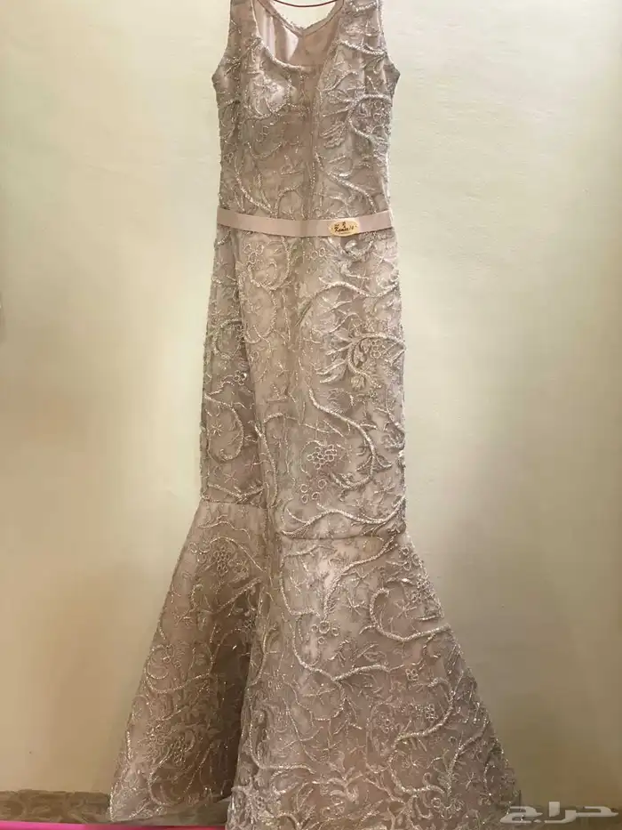 فستان جديد ونظيف 0
