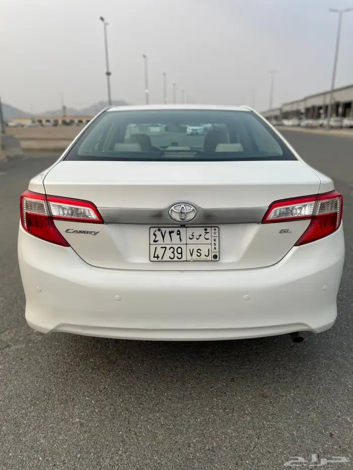 كامري موديل 2015 عداد 455 الف تماتيك بودي بلد 7