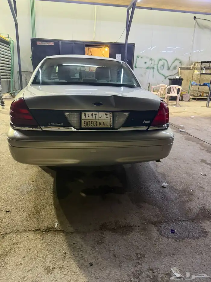 فورد فكتوريا 20011 4