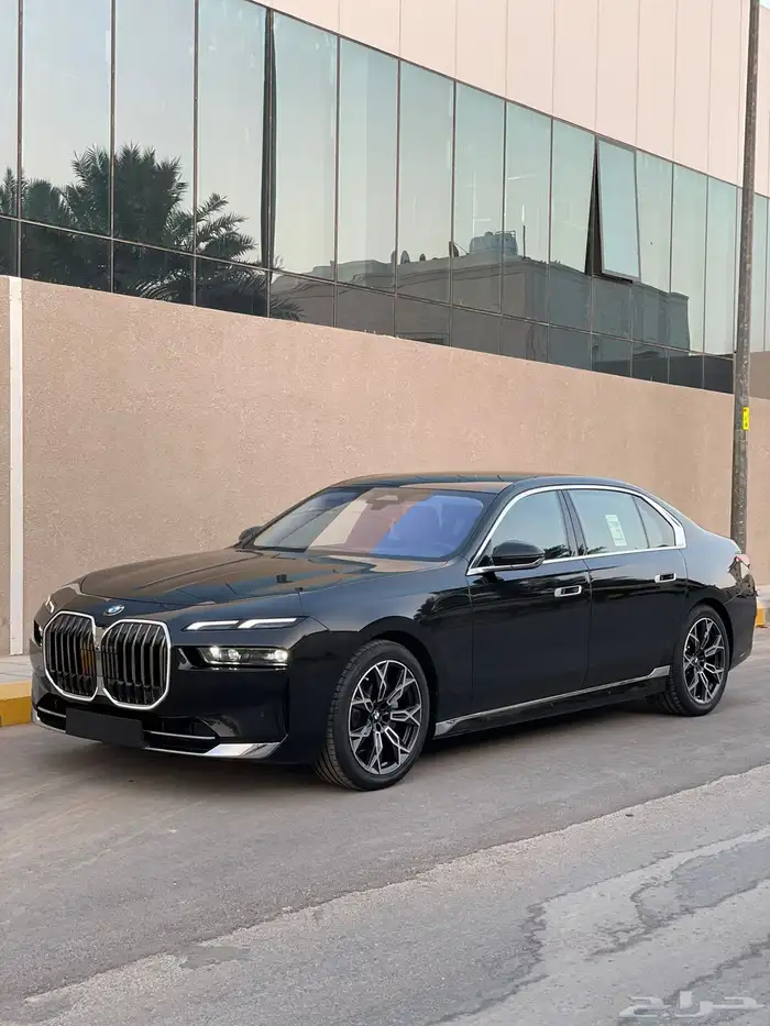 بي ام دبليو 735i وكالة جديد اصفار 2026 3