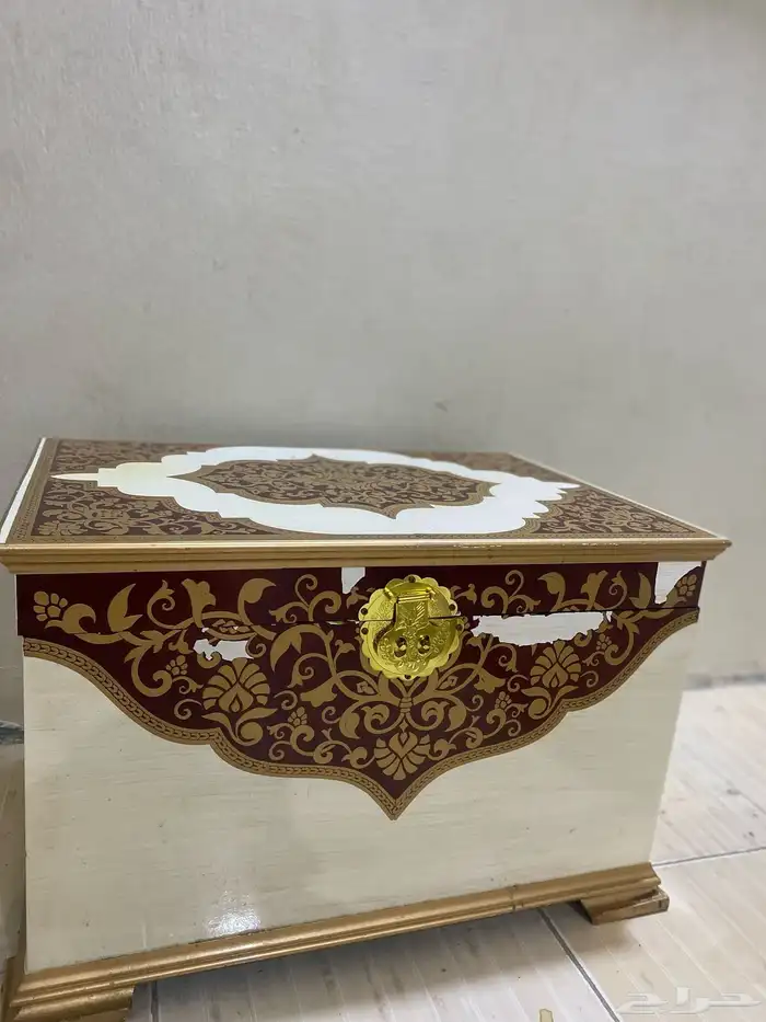 صندوق فخم للبيع ل اغراض الصلاه 0
