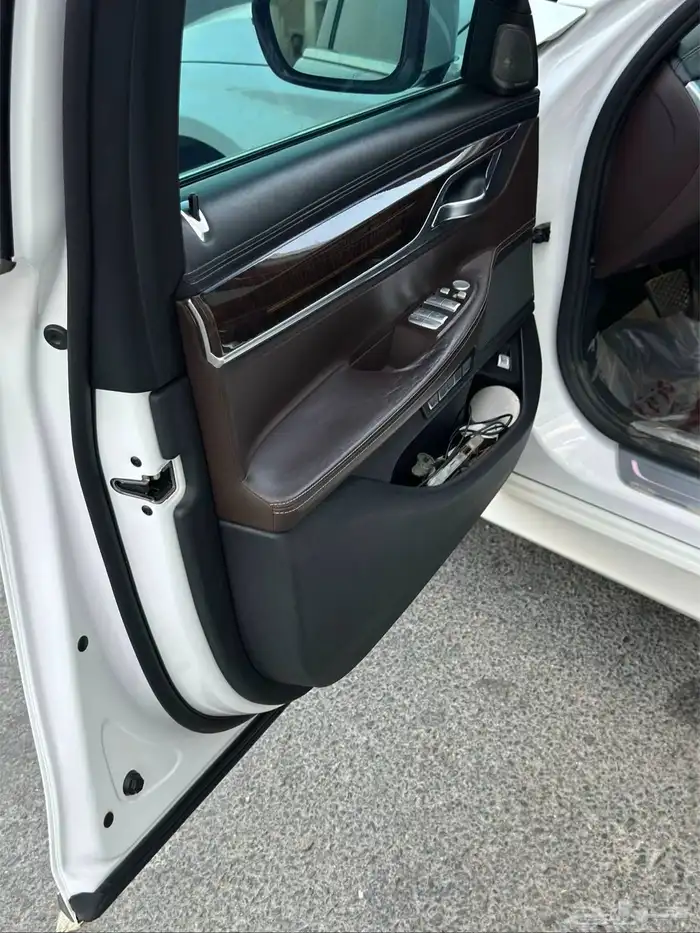 للبيع بس ام دبليو 2016 الفئة السابعة 6