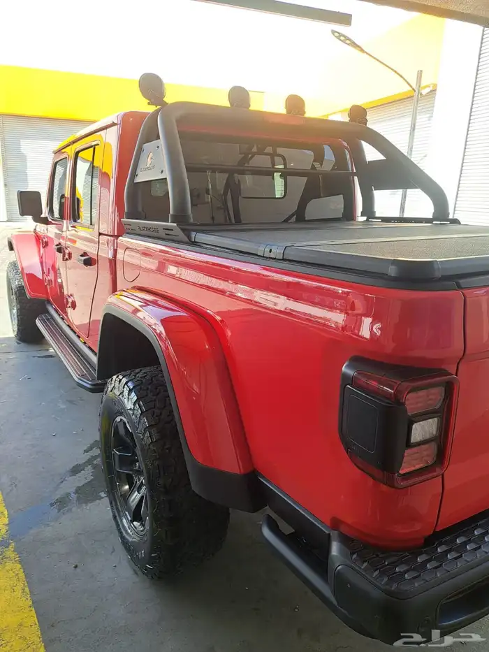 جيب جلاديتر روبيكون موديل 2021  فل كامل  أحمر 5