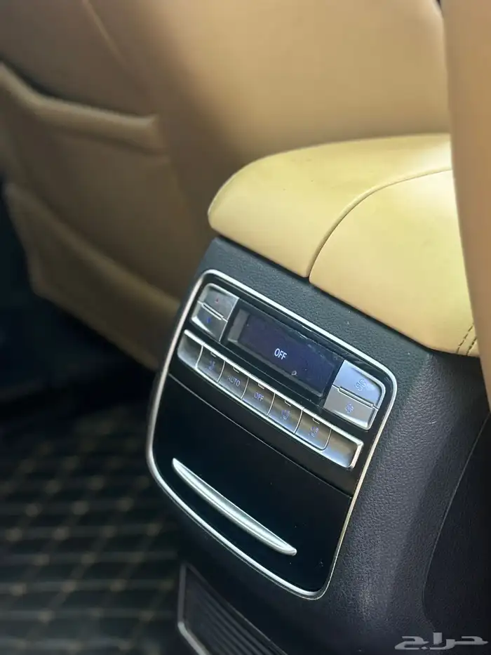 ام جي RX8 - 2020 - ثلاث صفوف - دفع رباعي 19