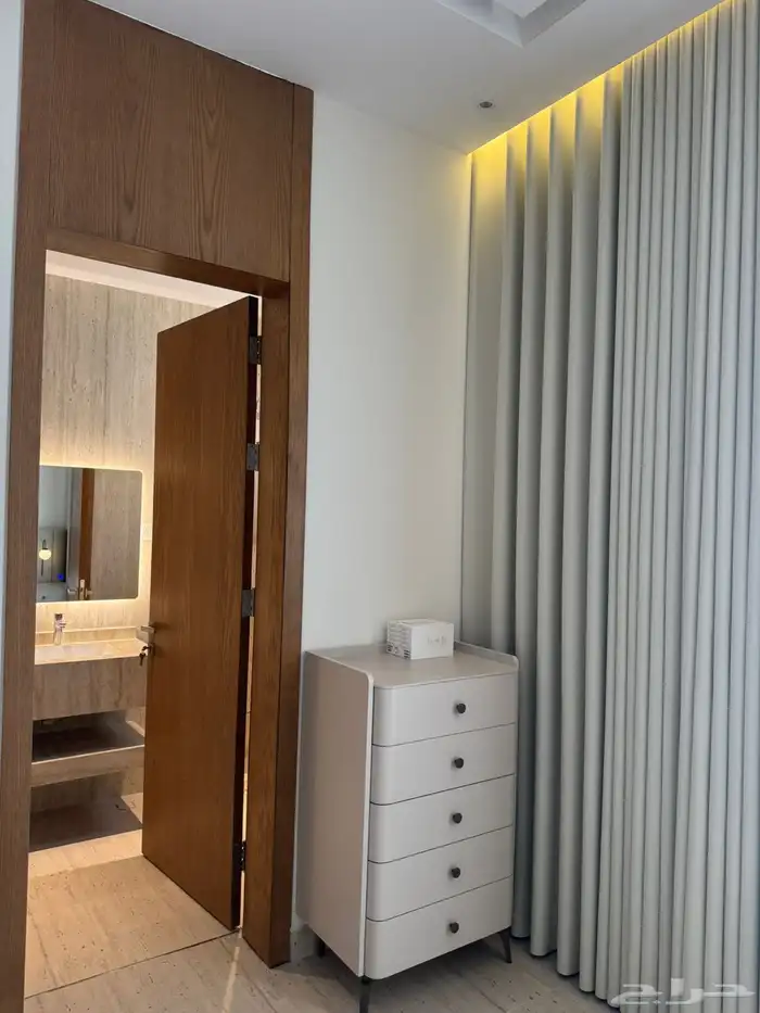 تاون هاوس راقي للإيجار (مؤثث بإثاث فاخر) 11