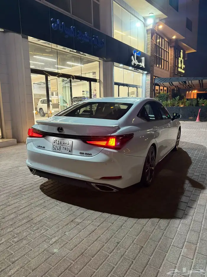 لكزس es350 f sport 2021 3