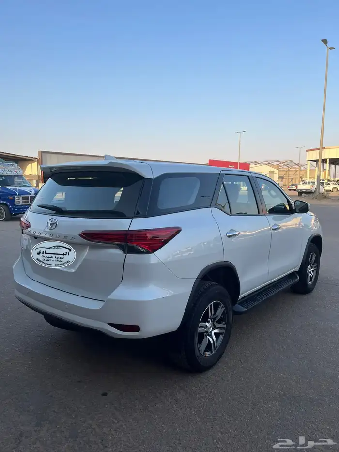 فورتشينر 2023 بدون دبل 4