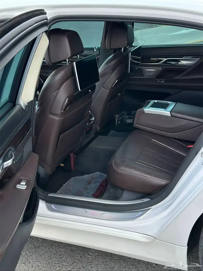 للبيع بس ام دبليو 2016 الفئة السابعة 9