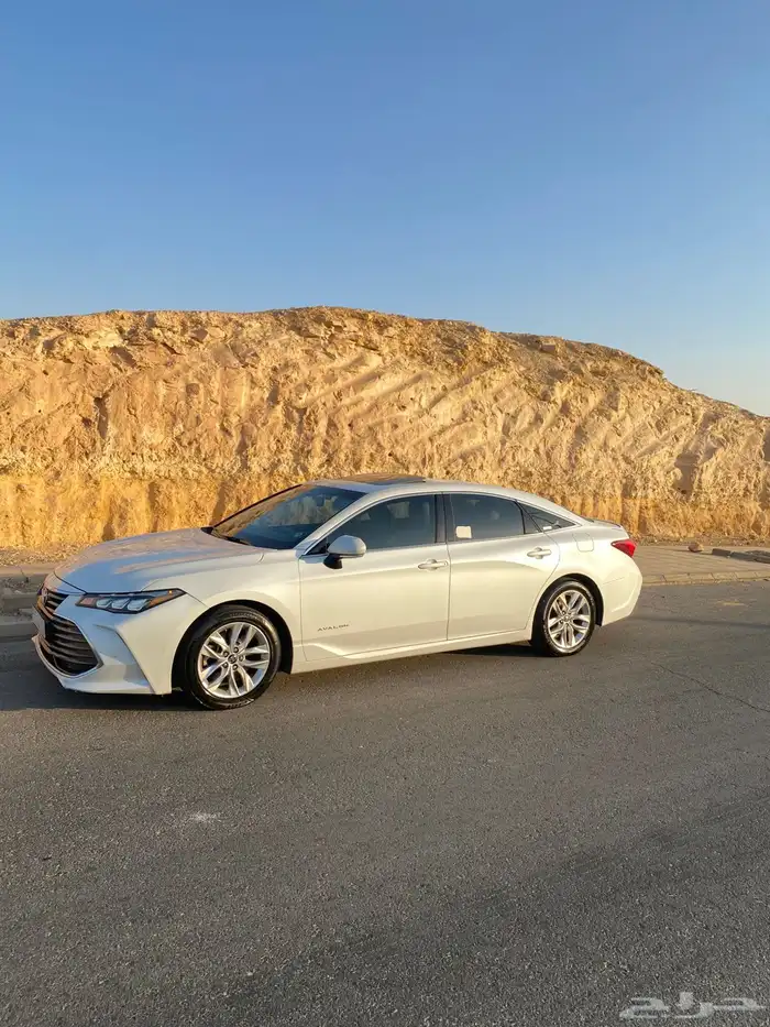 بيع سياراة افالون 1