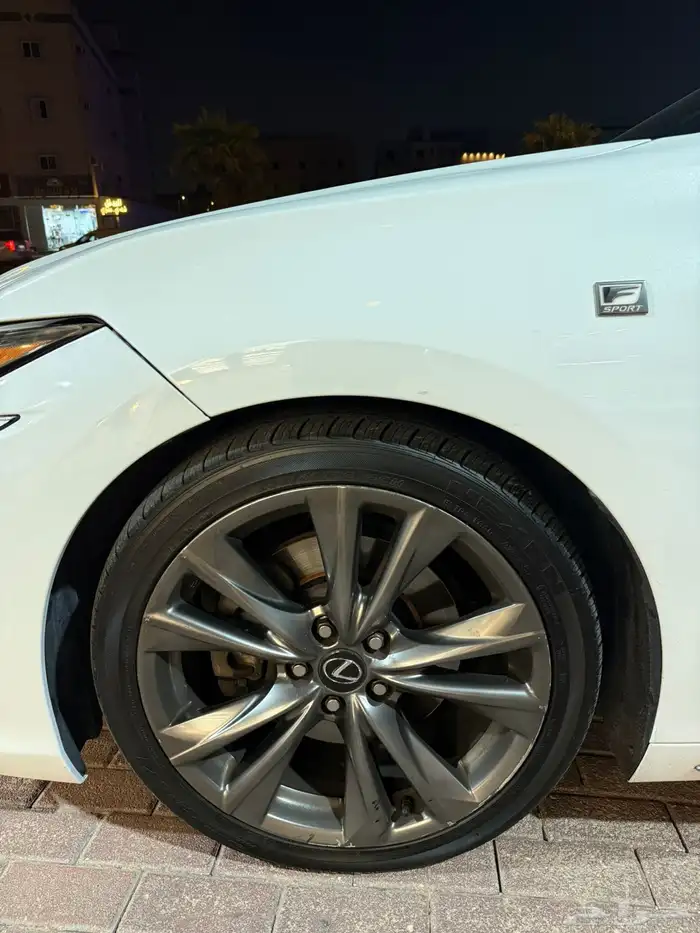 لكزس es350 f sport 2021 12