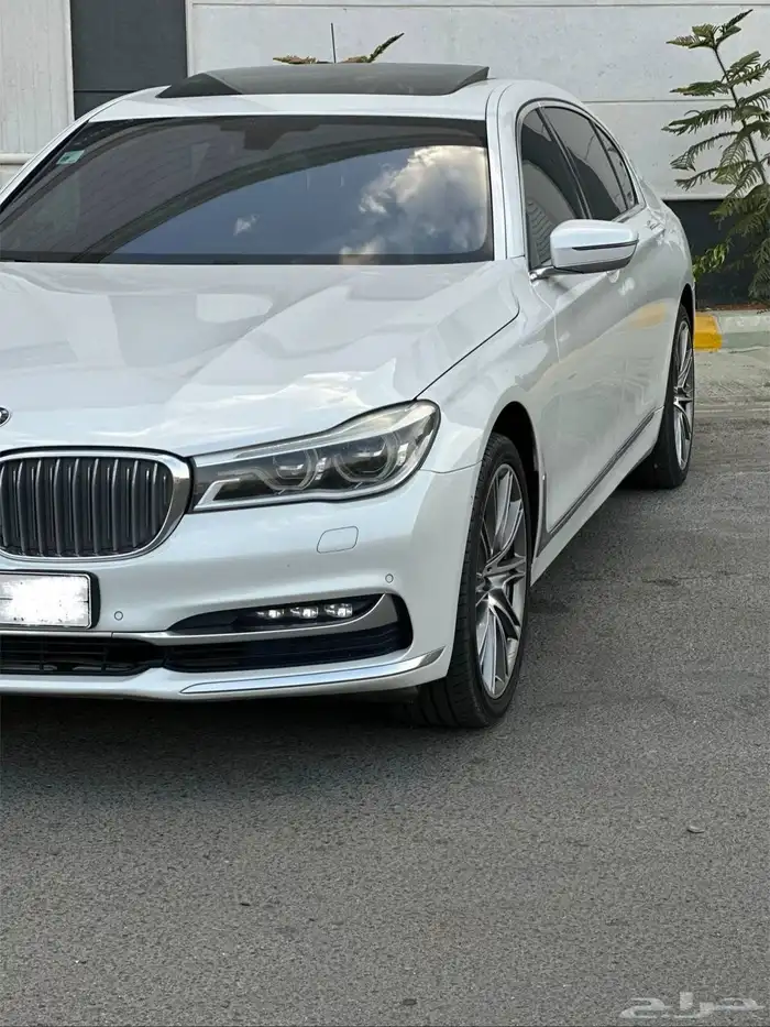 للبيع بس ام دبليو 2016 الفئة السابعة 13