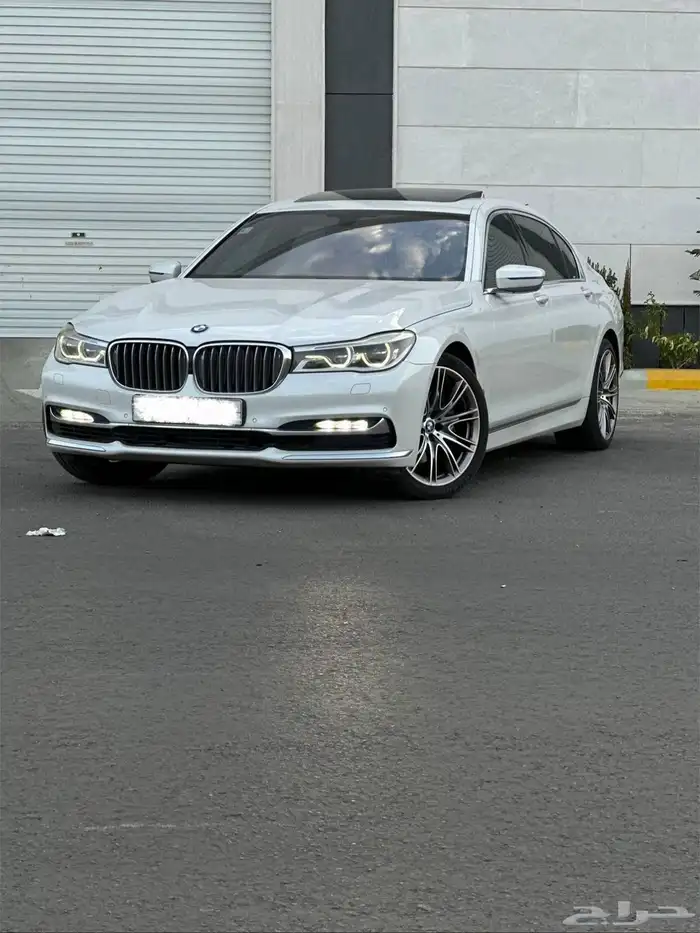 للبيع بس ام دبليو 2016 الفئة السابعة 3