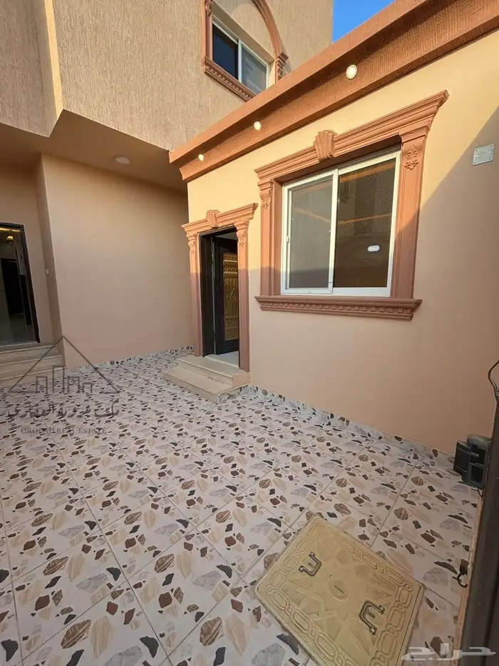 للبيع شقق تمليك دور ارضي مشب تبوك حي الاخضر 13