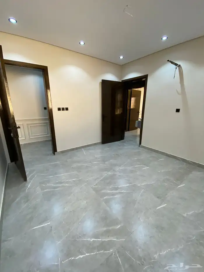 فيلا روف علوي للبيع حي الصفا السعر 680 4