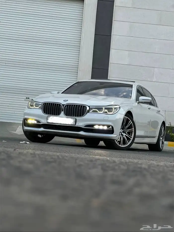 للبيع بس ام دبليو 2016 الفئة السابعة 2