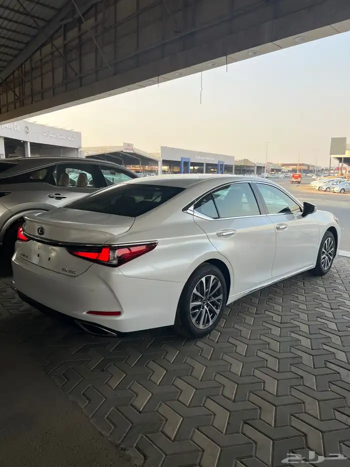 لكزس ES 350 2025 فئة CA بالنقد والتقسيط 4