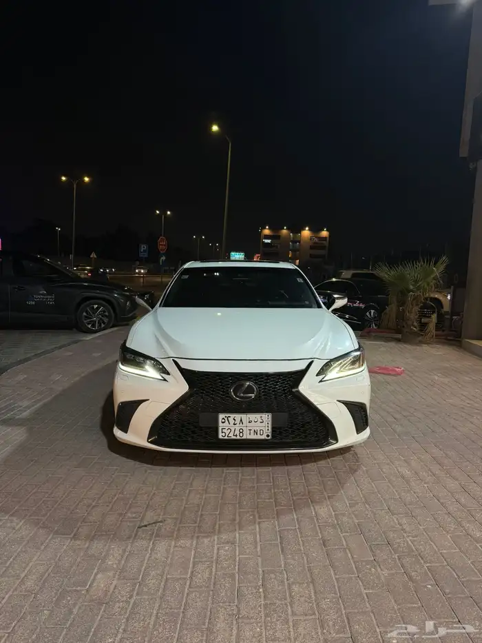 لكزس es350 f sport 2021 0