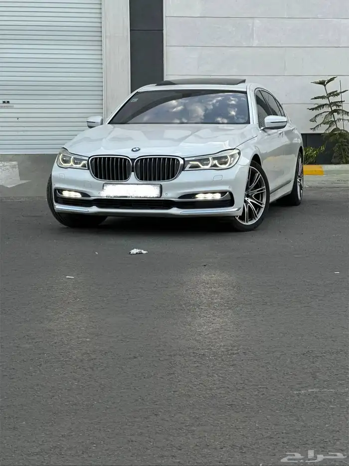 للبيع بس ام دبليو 2016 الفئة السابعة 0