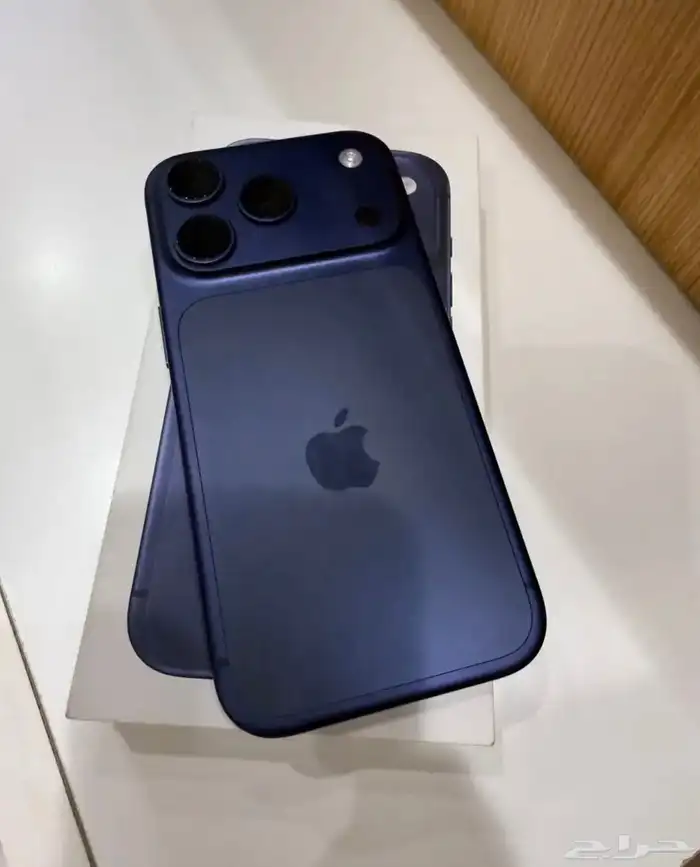 ايفون 17 برو العادي الون كحلي 256 قيقا 1