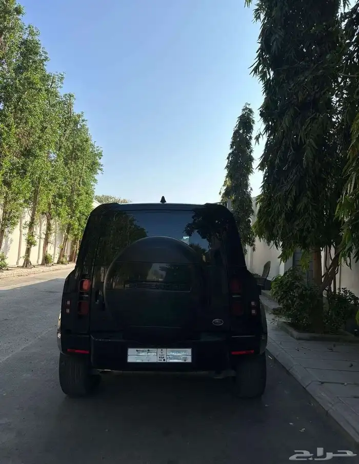 ديفندر للبيع 8