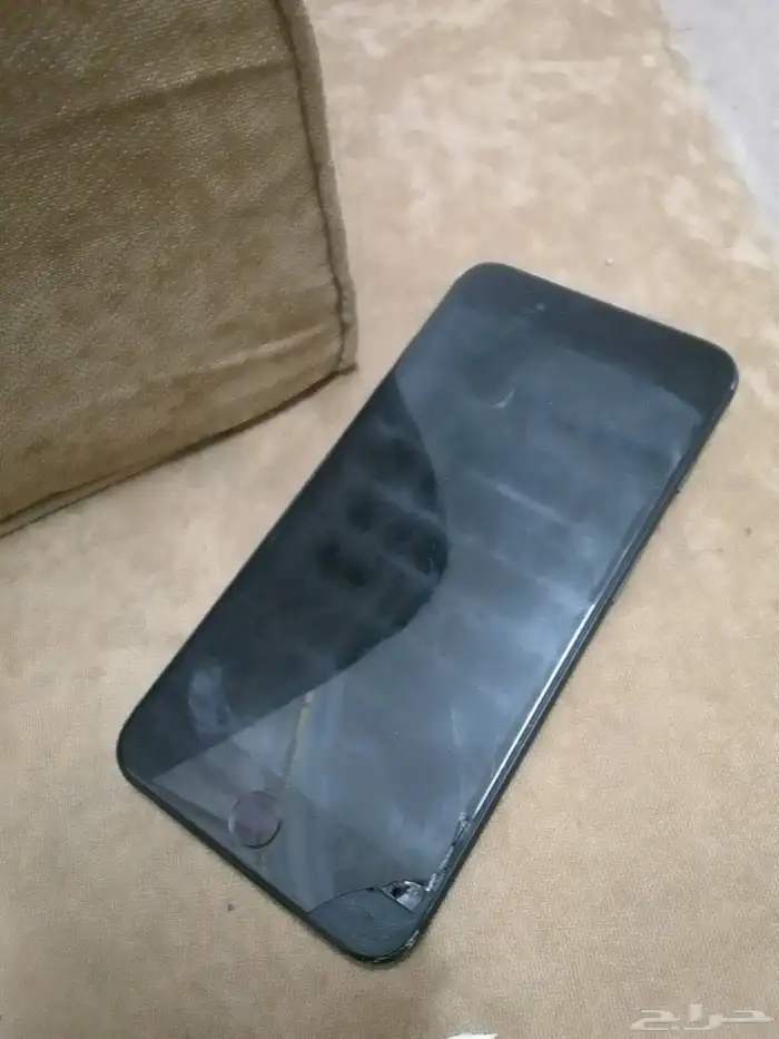 ايفون 8 بلس 256 اي كلاود مقفل 0