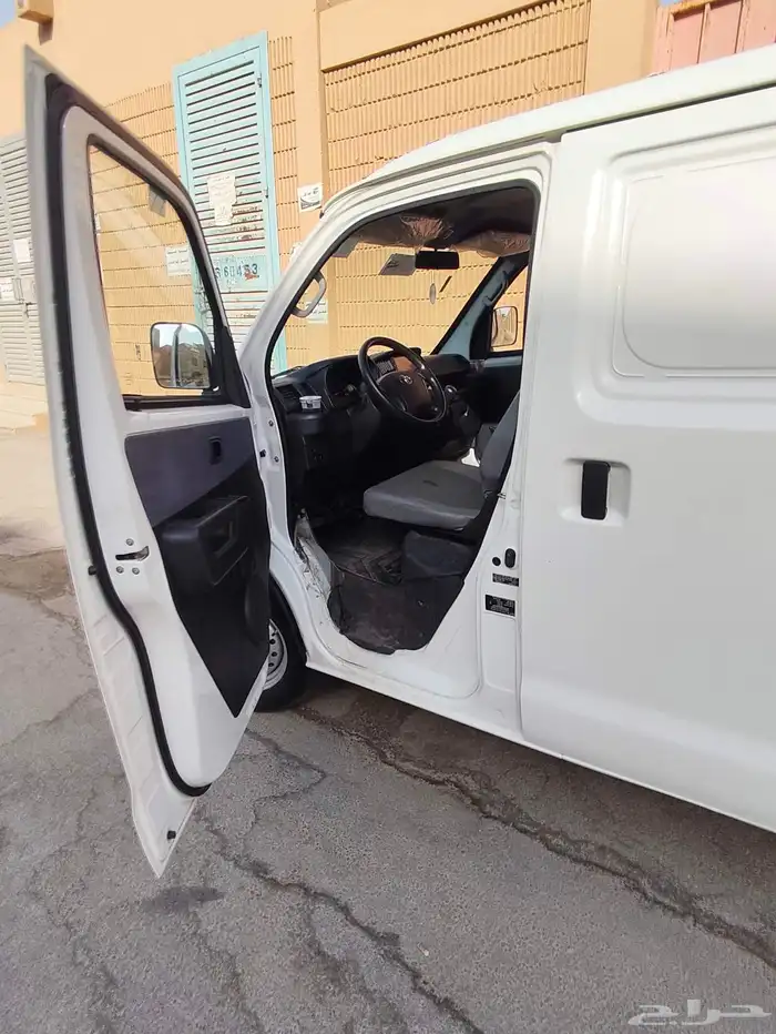 تويوتا باص بضاعة موديل 2024 6